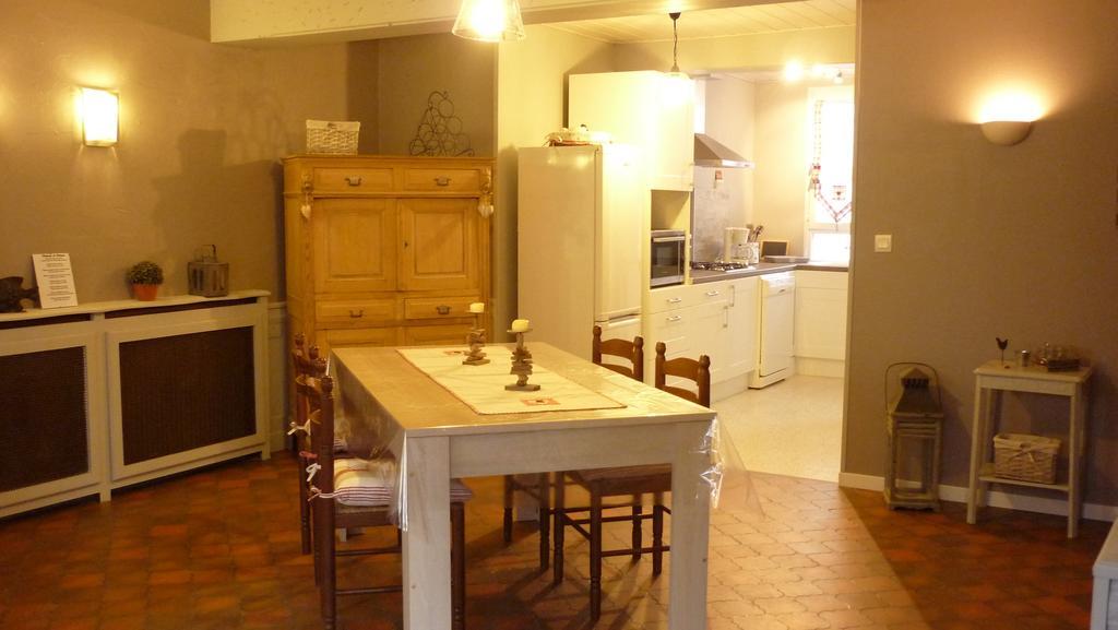 Meuble De Tourisme Le Gilliard Villa Chavanges Room photo